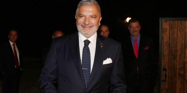 Alldaynews.gr Ο Γιώργος Πατούλης παντρεύτηκε την Νάνσυ Κοιλού στο Κορωπί – Απών από τον γάμο ο γιος του Αλέξανδρος