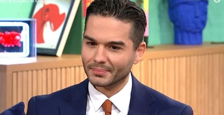 Alldaynews.gr Χρήστος Μάστορας για το χωριό του στη Βόρεια Ήπειρο: «Η οικογένειά μου είναι τυχερή και άξια – Βάζω τα κλάματα όταν πατώ αυτή τη γη»