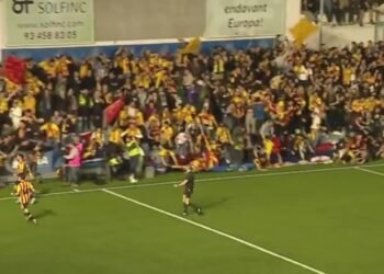 Τρομακτική κατάρρευση κερκίδας με οπαδούς σε αγώνα στην Ισπανία