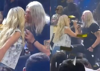 Άννα Βίσση: Η έκπληξη του Νίκου Καρβέλα για τα γενέθλιά της – Το φιλί στο στόμα και τα κεράκια που έσβησαν μαζί