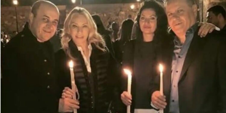 Alldaynews.gr Εκείνος 65, εκείνη…: Η κούκλα μελαχρινή σύντροφός του Γιάννη Καπετάνιο και η τεράστια διαφορά ηλικίας τους