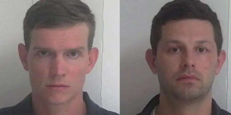 Alldaynews.gr ΗΠΑ: Γκέι ζευγάρι καταδικάστηκε σε 100 χρόνια κάθειρξη για τον βιασμό των υιοθετημένων γιων τους