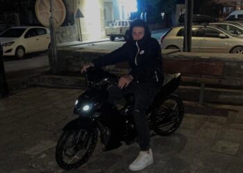 Βόλος: «Έμελλε να δω και το παιδί μου νεκρό στον δρόμο» – Συγκλονίζει ο πατέρας του 16χρονου Νίκου
