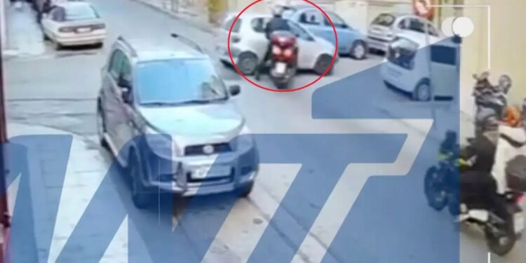 Alldaynews.gr Σοβαρό τροχαίο για τον Σπύρο Δημητρίου: Βίντεο από τη στιγμή του τροχαίου – Πώς έγινε το κράνος