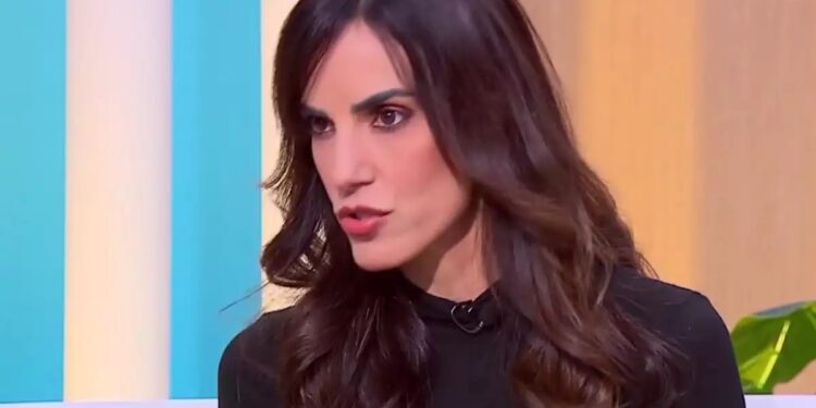 Ελισάβετ Σπανού για το πρόβλημα υγείας που αντιμετωπίζει: «Δεν μπορώ να πάρω τα πόδια μου, μου πέφτουν τα μαλλιά»