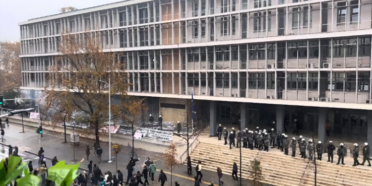 Alldaynews.gr Στο Αυτόφωρο οι 109 συλληφθέντες στα χθεσινά επεισόδια της Θεσσαλονίκης
