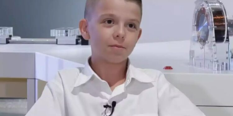 Alldaynews.gr Βίκτωρας Γιαννικόπουλος: Viral ο μαθητής που διακρίθηκε στην αστροφυσική – «Τα παιδιά έχουν χάσει τον προσανατολισμό τους, ασχολούνται με τα likes»