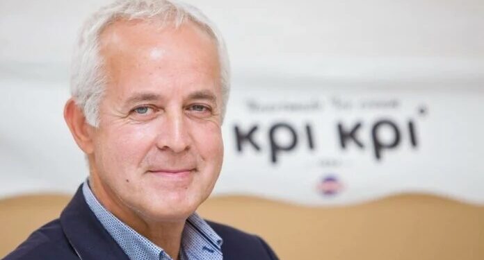 Alldaynews.gr Το μικρό ζαχαροπλαστείο από τις Σέρρες που… μεγάλωσε και αξίζει περισσότερα από 500 εκατ. ευρώ