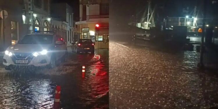 Alldaynews.gr «Πνίγεται» κάτω από το νερό πασίγνωστη μεγάλη πόλη: Δρόμοι–ποτάμια, κάτοικοι απελπισμένοι δεν ξέρουν τι να κάνουν Χριστουγεννιάτικα