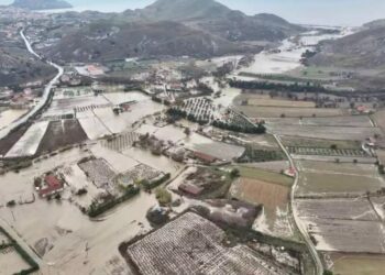 Η Λήμνος «πνίγηκε» στο νερό και στις λάσπες από την κακοκαιρία Bora: Δύο νεκροί και τεράστιες καταστροφές