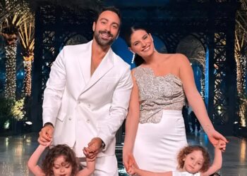 Σάκης Τανιμανίδης: Ευχήθηκε «καλά Χριστούγεννα» με ένα απολαυστικό βίντεο με τις δίδυμες κόρες του