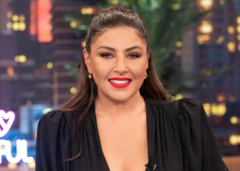 «Δεν έχω λόγια να περιγράψω αυτά που αισθάνομαι…»: Τα κατάφερε στα 42 η Έλενα Παπαρίζου, όλοι της εύχονται κάτω από το βίντεο της