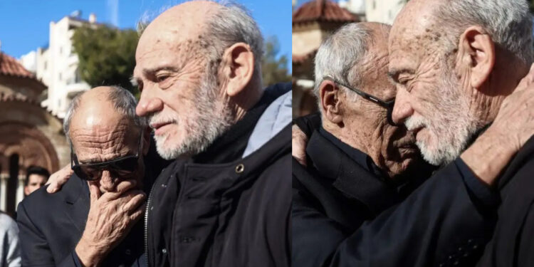Alldaynews.gr Κώστας Χαρδαβέλλας: Λύγισαν οι θρυλικοί «Ρεπόρτερς» στην κηδεία του «αδελφού» τους
