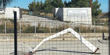 Μπασκέτα σχολείου έπεσε πάνω σε μαθητή – «Ίσως κινηθώ νομικά για να σώσω το επόμενο παιδί», λέει ο πατέρας του