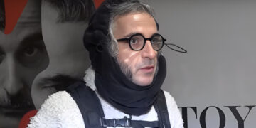 Άρης Σερβετάλης: Όταν λες ότι πιστεύεις στον Θεό, γίνεσαι δακτυλοδεικτούμενος