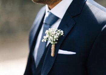 Παντρεύεται ηθοποιός από το Grand Hotel με τον σύντροφό του – Ο γάμος στο δημαρχείο Γλυφάδας