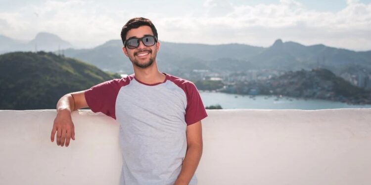 Alldaynews.gr Η οικογένειά του κέρδισε το λαχείο και σε μια νύχτα έγιναν εκατομμυριούχοι – «Ένιωθα ενοχές, αναγκάστηκα να μετακομίσω»