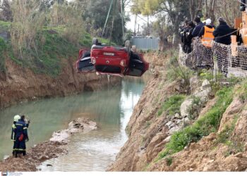 Δημήτρης Φιντιρίκος: Η ταραχώδης σχέση με τους γονείς του – Οι άσχημες σχέσεις με τον πατέρα του και ο θάνατός του