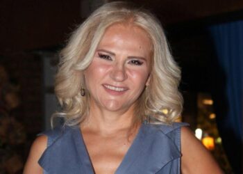 Από το Σύνταγμα μέχρι τον Έβρο ο ελληνικός λαός απαίτησε «οξυγόνο» και δικαιοσύνη: Μεγαλειώδεις συγκεντρώσεις σε πάνω από 180 πόλεις (vids)