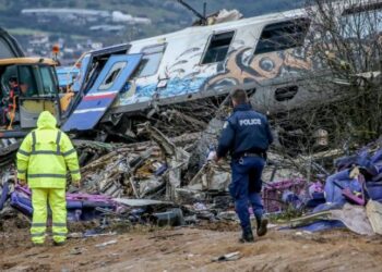 «Ξύπνησε» το ηφαίστειο της Σαντορίνης – Ανησυχία & έκτακτη σύσκεψη