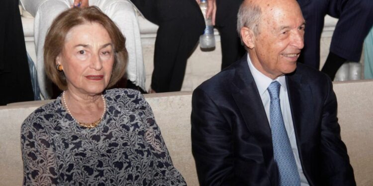 Alldaynews.gr Κώστας Σημίτης: Η σπάνια φωτογραφία του όταν ήταν 30 ετών που κάνει το γύρο του διαδικτύου