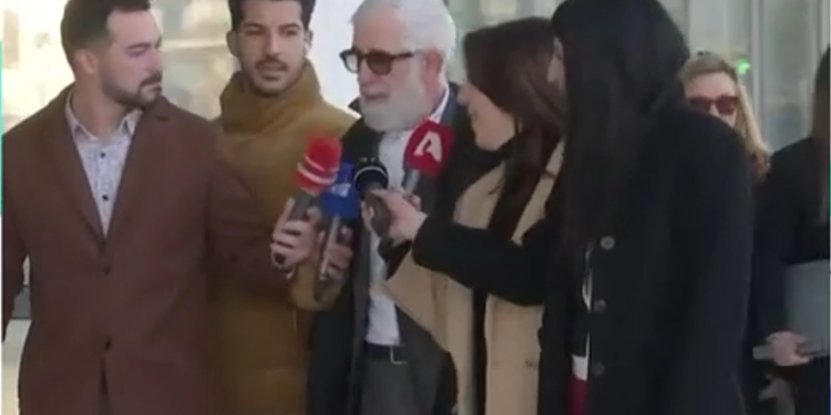 Χαμός στη δίκη Φιλιππίδη: Ο σύζυγος της καταγγέλλουσας όρμηξε σε γυναίκα δικηγόρο για να της κάνει «αναπαράσταση της απόπειρας βιασμού»