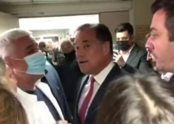 Ένταση μεταξύ γιατρών και Άδωνι Γεωργιάδη στο νοσοκομείο «Γ. Γεννηματάς» σε εκδήλωση της Ματίνας Παγώνη