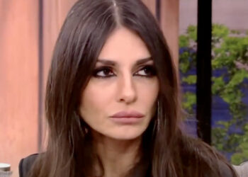 «Λένε άστη, είναι τρελή»: Θεαματική αλλαγή στην εικόνα της Άσπας Τσίνα το 2025 & μετά τη στροφή στον πνευματισμό (video)