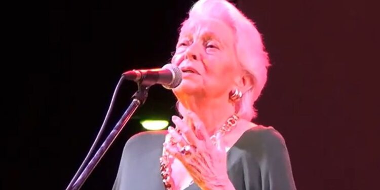 Πέθανε η Στέλλα Γκρέκα, η μεγαλύτερη σε ηλικία Ελληνίδα τραγουδίστρια και ηθοποιός