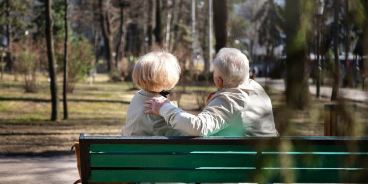 Alldaynews.gr Το παγκάκι που ανήκει στην κυρία Ελένη – Η Αληθινή Ιστορία