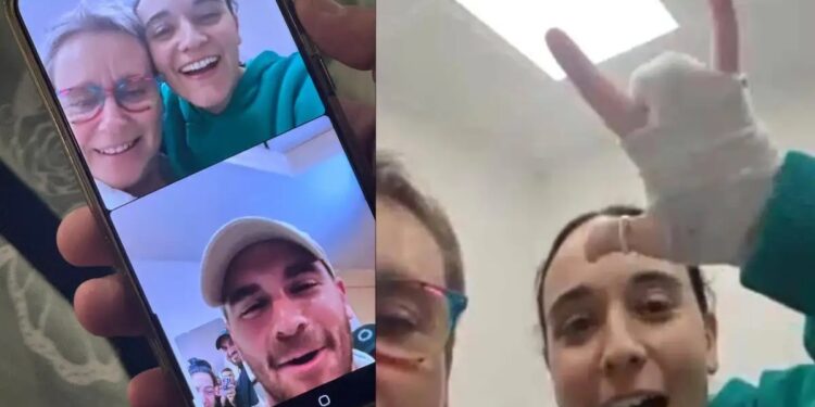 Alldaynews.gr Συγκλονίζει η εικόνα μίας εκ των ομήρων που απελευθερώθηκαν – Η βιντεοκλήση με την οικογένειά της και τα δυο κομμένα δάκτυλα