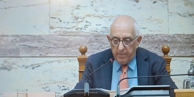 Alldaynews.gr Γκάφα με το μικρόφωνο του Κακλαμάνη στη Βουλή: «Ο μ@λ@κ@ς δεν έπρεπε να φύγει» (video)