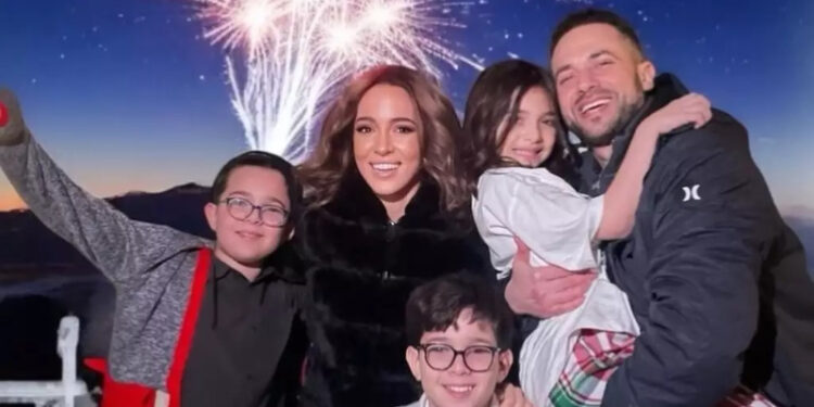 Καλομοίρα – Γιώργος Μπούσαλης: Στην Ισλανδία με τα τρία παιδιά τους για την Πρωτοχρονιά