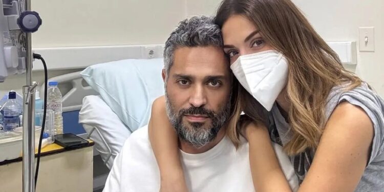 Alldaynews.gr Γενέθλια στο νοσοκομείο για τον Λευτέρη Σουλτάτο: Συγκινεί η Βάσω Λασκαράκη