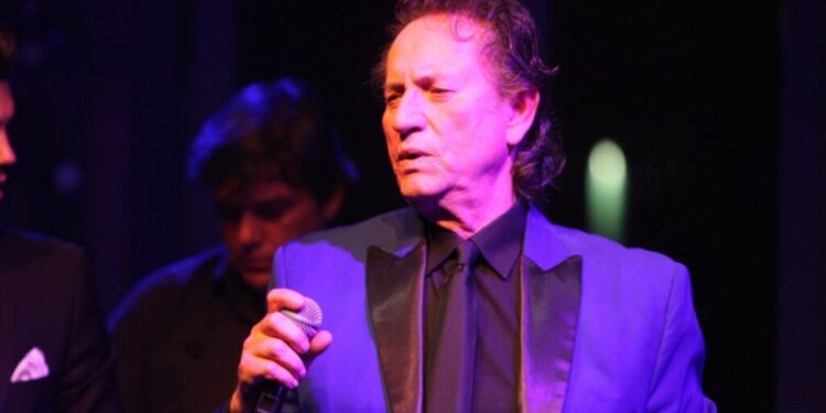 Alldaynews.gr Μάκης Χριστοδουλόπουλος: «Έβριζε, δεν τον αντέχαμε άλλο – Είναι αμόρφωτος…», λέει ο ιδιοκτήτης για την απόλυση του τραγουδιστή