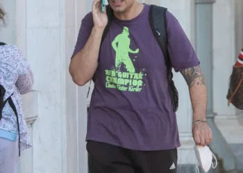 Μπαμπάς για δεύτερη φορά αγαπημένος Έλληνας τραγουδιστής – Αυτό είναι το φύλο του μωρού