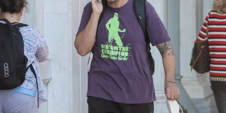 Alldaynews.gr Μπαμπάς για δεύτερη φορά αγαπημένος Έλληνας τραγουδιστής – Αυτό είναι το φύλο του μωρού