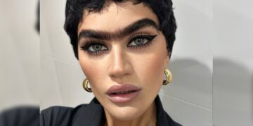 Alldaynews.gr Σοφία Χατζηπαντελή: Ποζάρει με κοντά μαλλιά και ζαλίζει τα αρσενικά