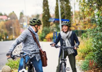 Φθινοπωρινή εξόρμηση με ποδήλατο. Όλα όσα πρέπει να ξέρετε για μια ασφαλή και απολαυστική βόλτα
