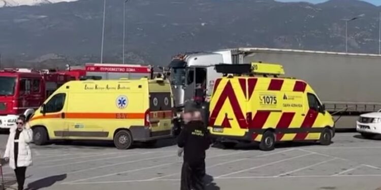 Alldaynews.gr Θρίλερ στην Εθνική οδό: Οδηγός φορτηγού βρέθηκε νεκρός – Ήταν γυμνός, με τραύματα από μαχαίρι