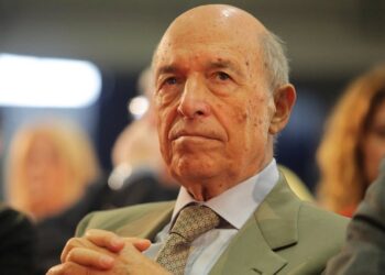Alldaynews.gr Πέθανε ο Κώστας Σημίτης: Οι τελευταίες στιγμές του και οι προσπάθειες ανάνηψής του