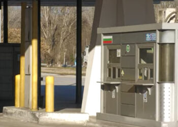 Άνοιξαν τα σύνορα και “τρέχουν” στη Βουλγαρία για φθηνότερη βενζίνη