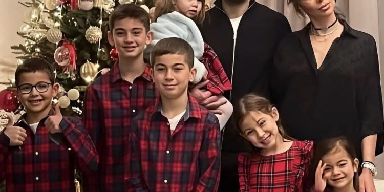 Βασίλης Σπανούλης – Ολυμπία Χοψονίδου: Ο γιος τους Θανάσης έγινε 15 ετών