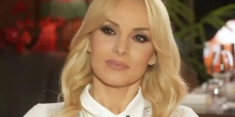 Alldaynews.gr Πέγκυ Ζήνα για τον σύζυγό της, Γιώργο Λύρα: «Τον αγάπησα ακόμα πιο βαθιά όταν ήρθε η κόρη μας»