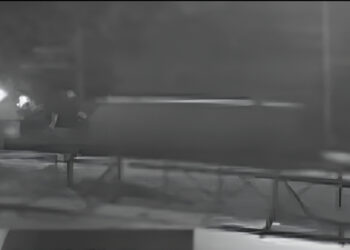 Τέμπη: Βίντεο-σοκ από κάμερα Μίνι Μάρκετ λίγα λεπτά πριν από τη σύγκρουση δείχνει πεντακάθαρα τι κουβαλά η εμπορική αμαξοστοιχία