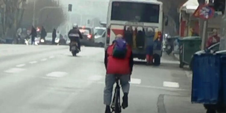 Alldaynews.gr Διασωληνωμένος και σε κρίσιμη κατάσταση ο Μίμης Δομάζος μετά την ανακοπή – Το νέο ιατρικό ανακοινωθέν