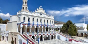 Alldaynews.gr Σαν σήμερα, 30 Ιανουαρίου 1823: Εύρεση της θαυματουργής εικόνας της Παναγίας της Τήνου