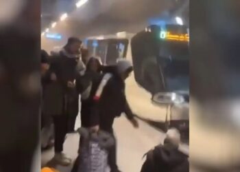 Σκηνές χάους από την μετωπική σύγκρουση τραμ – Αναφορές για 50 τραυματίες