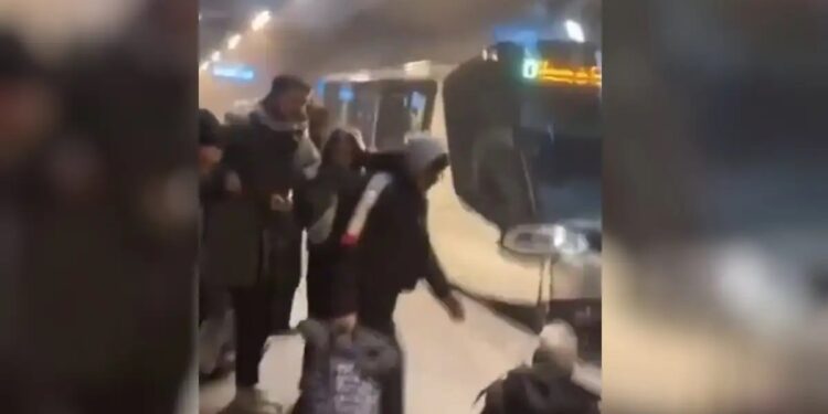 Alldaynews.gr Σκηνές χάους από την μετωπική σύγκρουση τραμ – Αναφορές για 50 τραυματίες