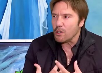 Alldaynews.gr Στράτος Τζώρτζογλου: «Κάθε μέρα βιώνω θαύματα – Ο γιος μου είδε τον πατέρα του να κολλάει αφίσες στο δρόμο»